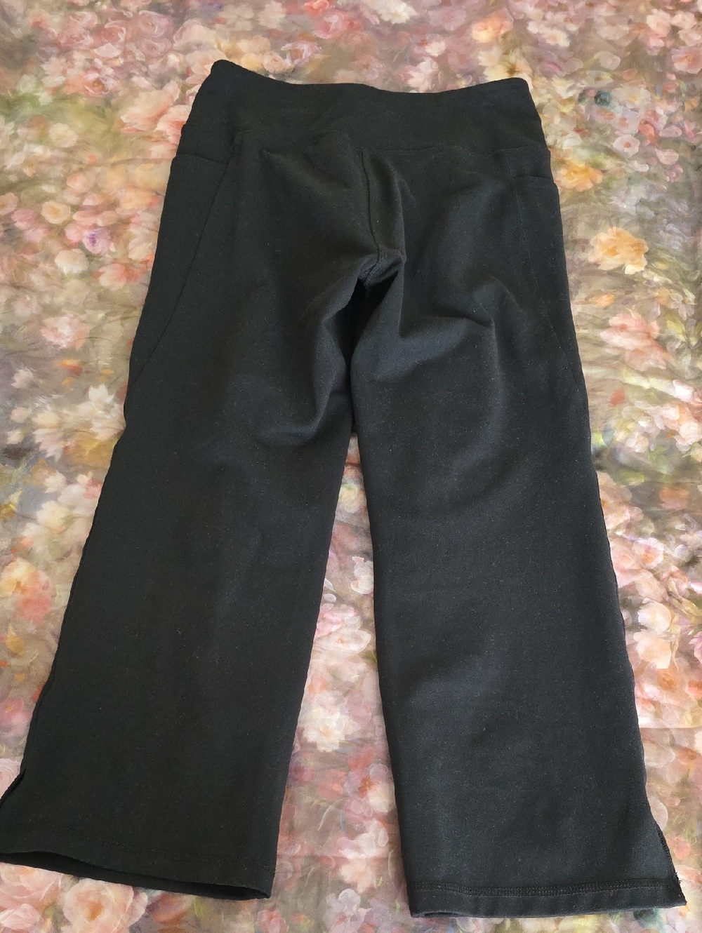 Jockey Cropped Slit Flare Yoga Pants - Picture 6 of 6